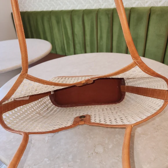 Street Stylish Women's Ratten Tan Woven Handmade Tote Bag - Picture 6 of 8